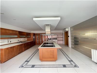 Exclusiv - Pipera | Vila + Piscina + Curte individuala | Negociabil