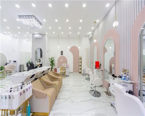 SALON DE INFRUMUSETARE - afacere la cheie/ 5 camere |  complet mobilat&utilat |  PIATA VICTORIEI